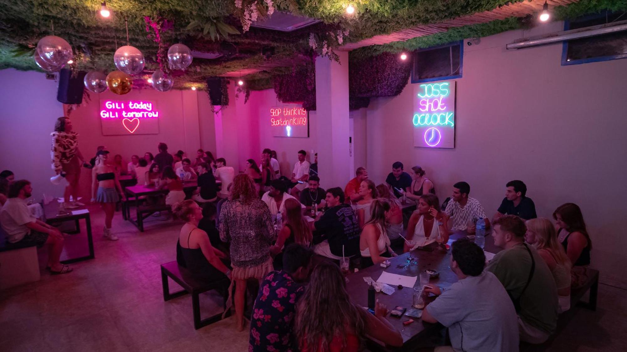 Atlas Gili Party Hostel Gili Trawangan Dış mekan fotoğraf