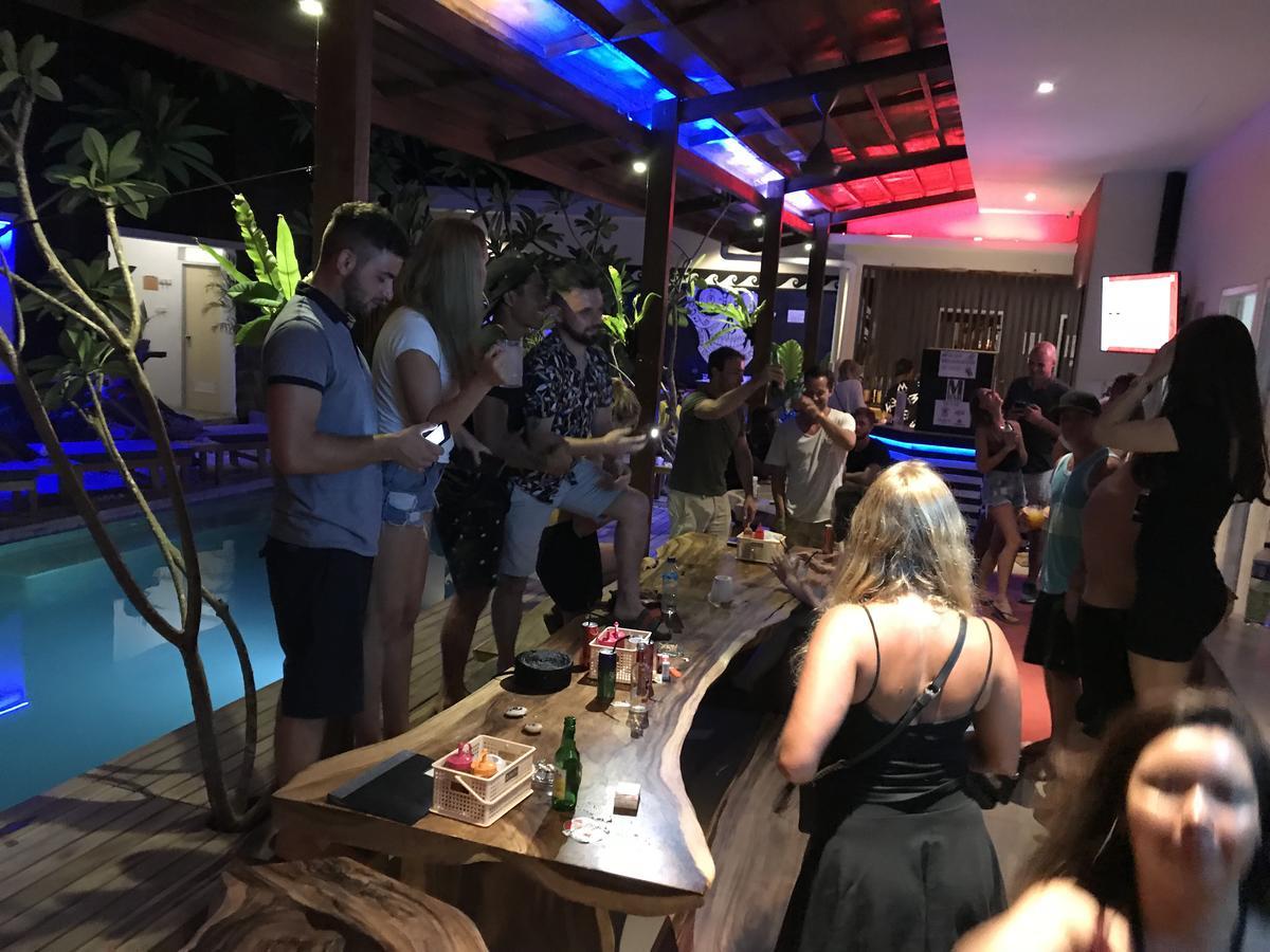 Atlas Gili Party Hostel Gili Trawangan Dış mekan fotoğraf