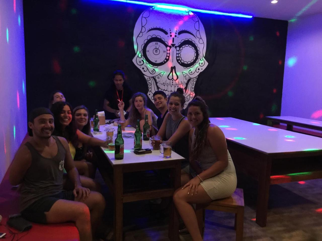 Atlas Gili Party Hostel Gili Trawangan Dış mekan fotoğraf